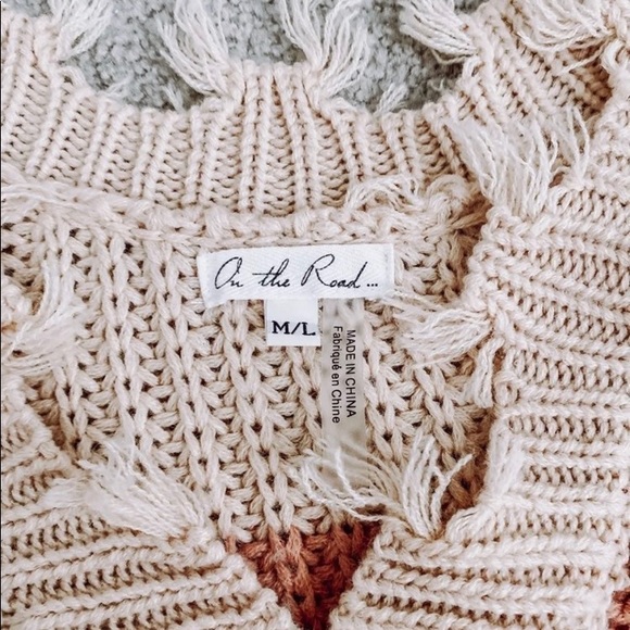 Color Block Distressed Sweater - Picture 2 of 4